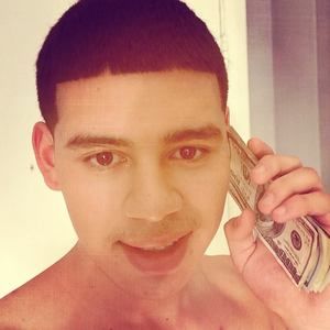 Meet your Posher, Armando